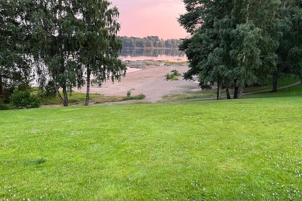 Attraktiv & Smart Funkishytte Pa Nes Strandhager. Årnes Esterno foto