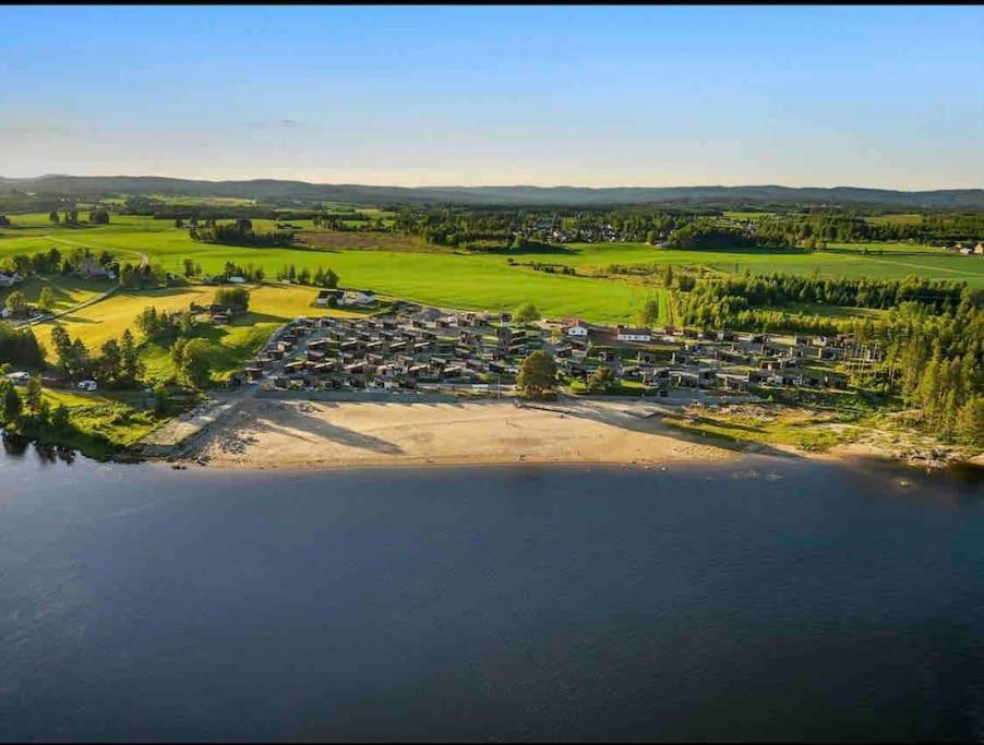 Attraktiv & Smart Funkishytte Pa Nes Strandhager. Årnes Esterno foto